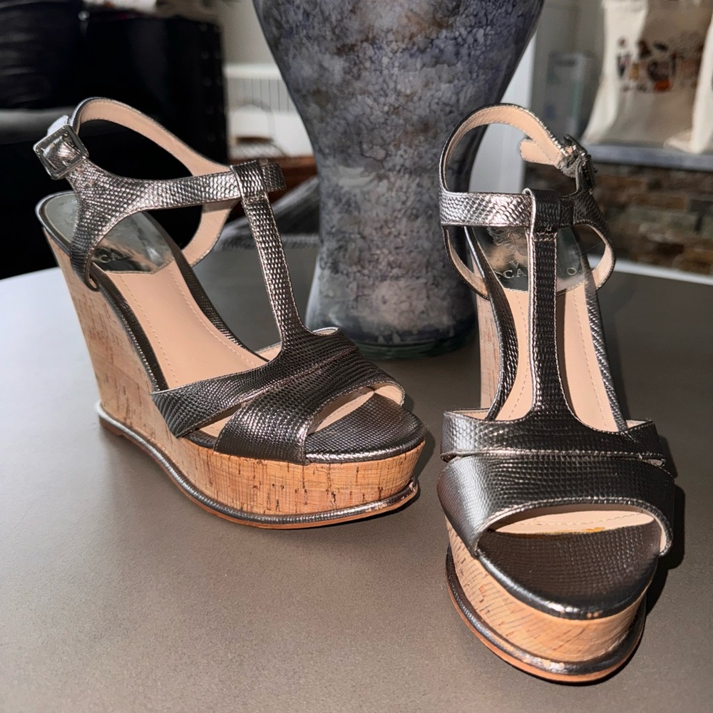Vince Camuto Platform Wedge Pewter Sandal. Size 6M/36
